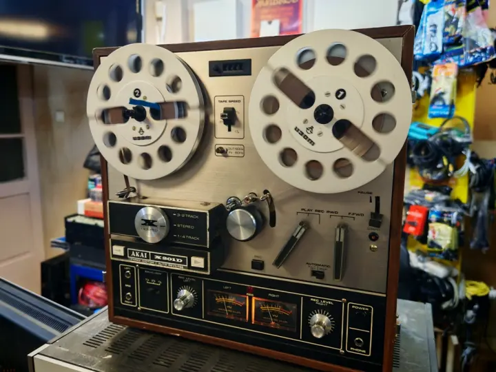 AKAI X-201D