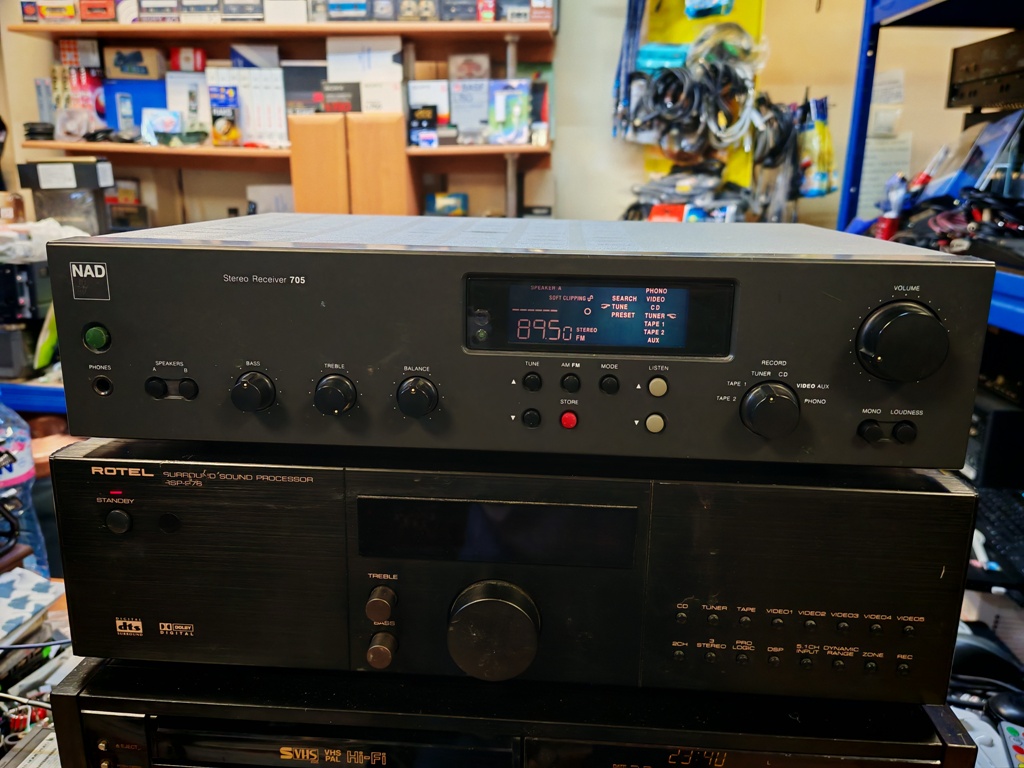 NAD MODEL 705