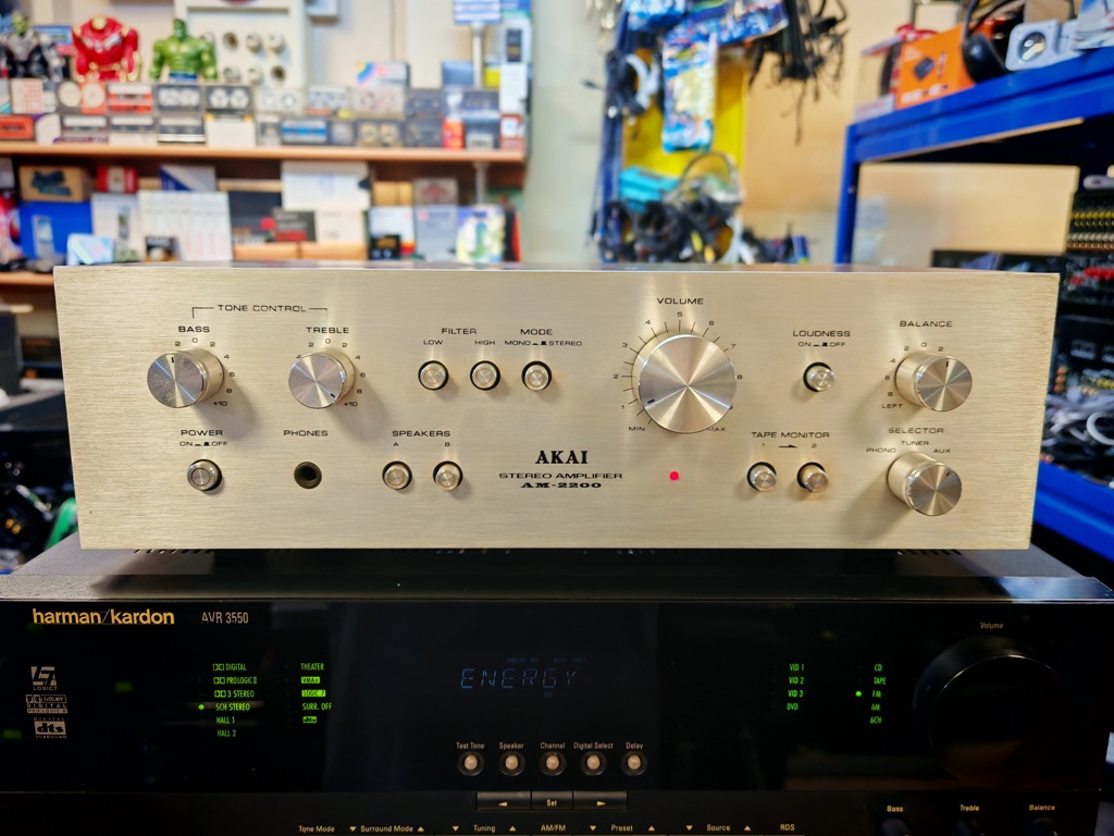 AKAI AM-2200