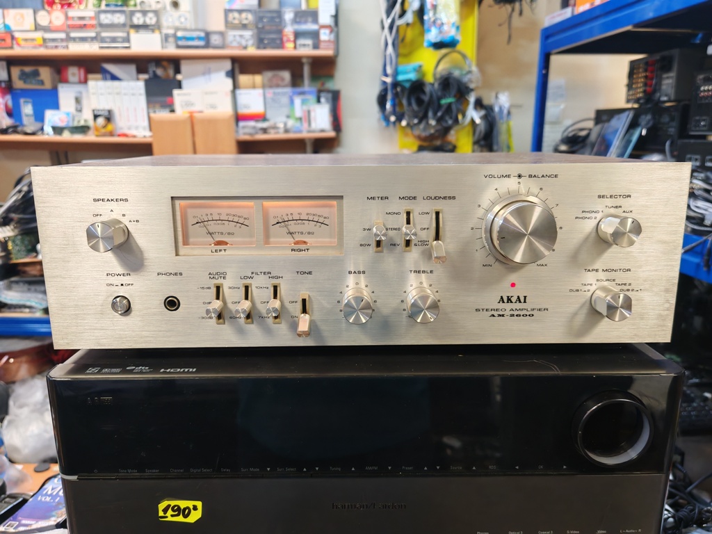 AKAI AM-2600