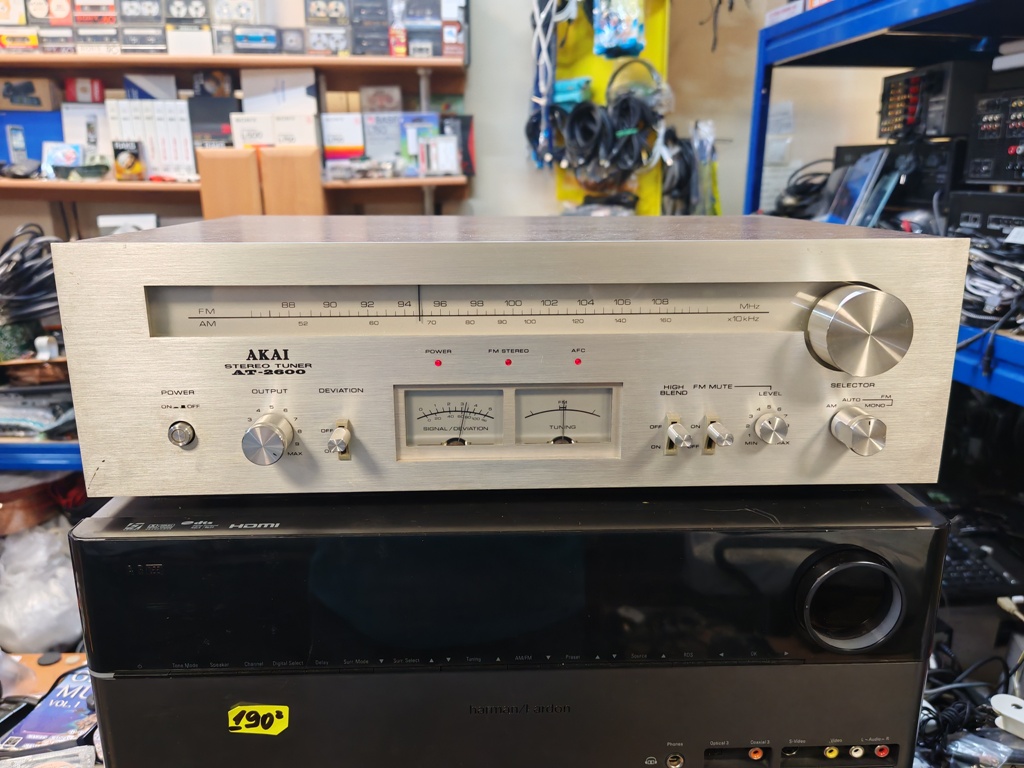 AKAI AT-2600