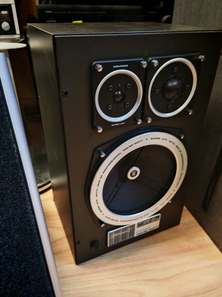 GRUNDIG SUPER HIFI ACTIV-BOX 30 PROFESSIONAL – снимка 1