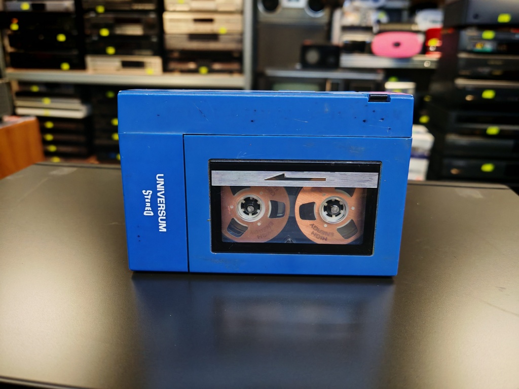 UNIVERSUM CP-3033A