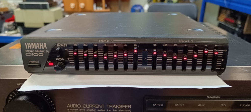 YAMAHA Q-100