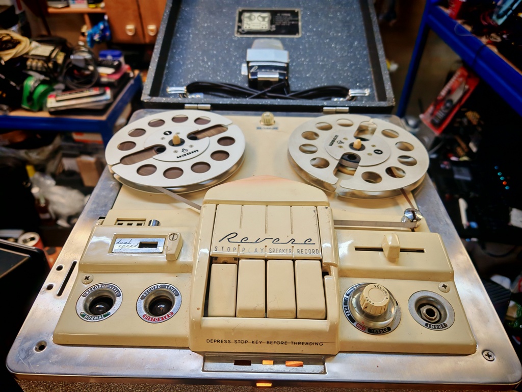 REVERE STEREO T-204