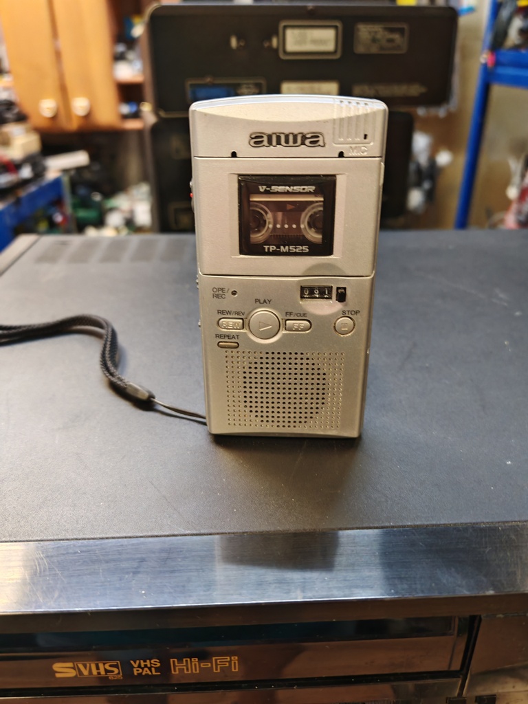 AIWA TP-M525