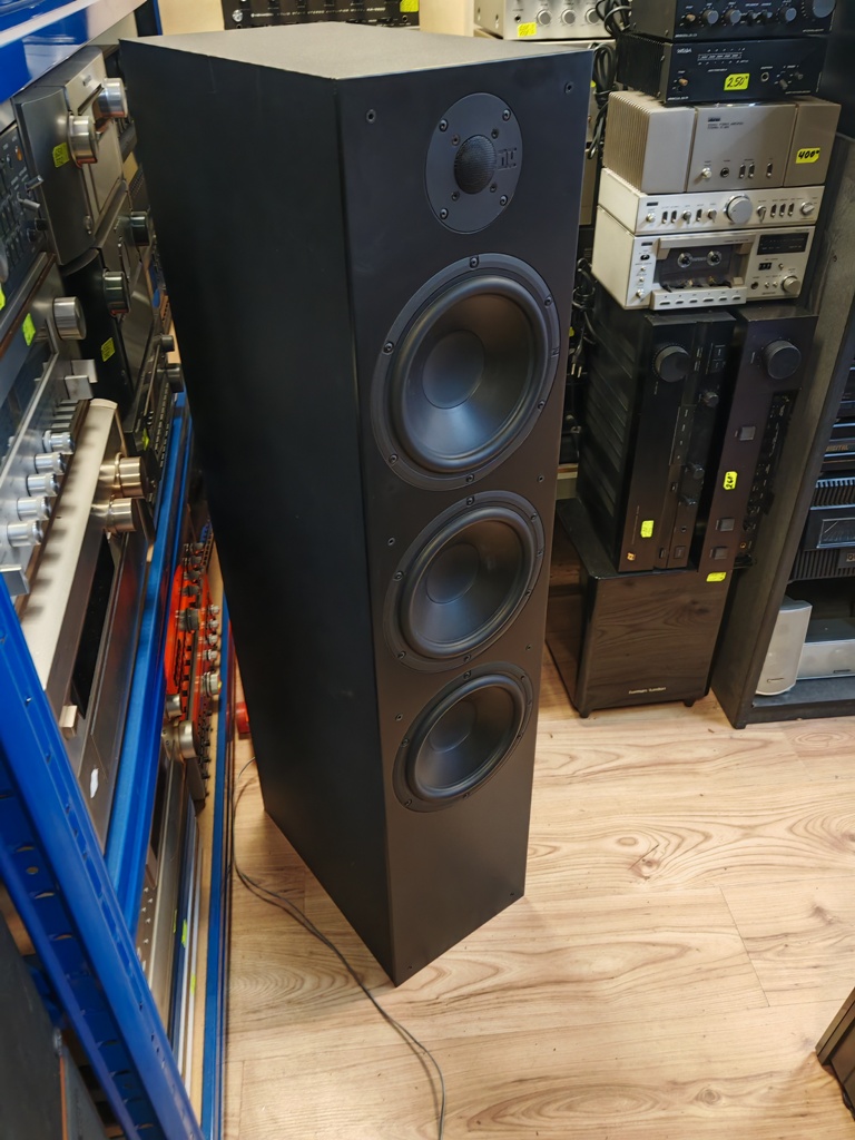 NUBERT NUBOX 683