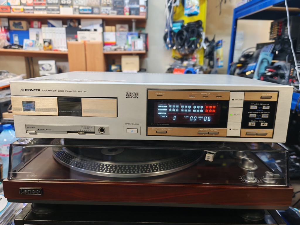 PIONEER P-D70
